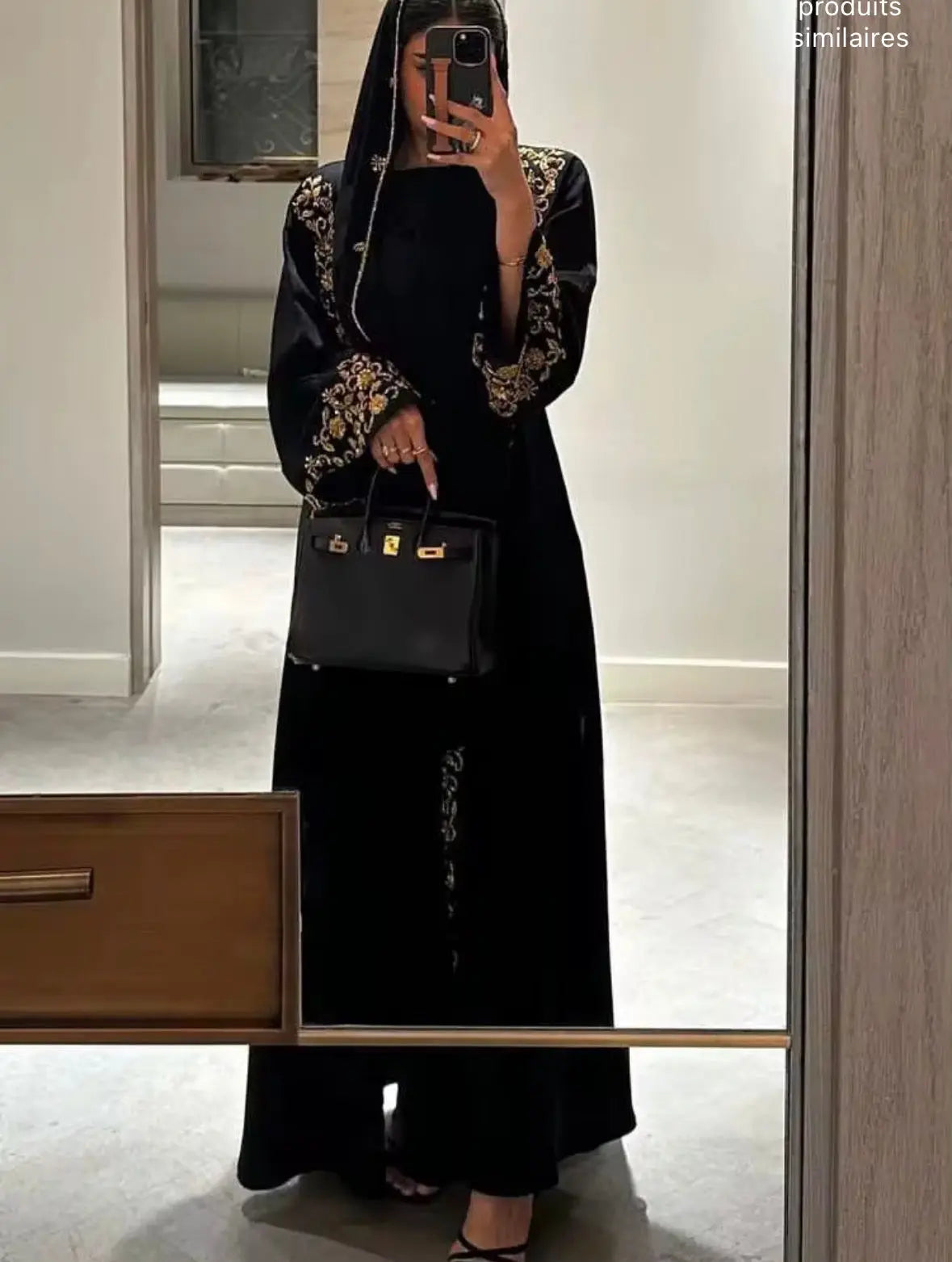 2025 Dubaï Vente en gros Hijab de luxe sur mesure
Abaya musulmane ornée de perles pour femmes
Robe Abaya ouverte décorée d'or français SMSB 66