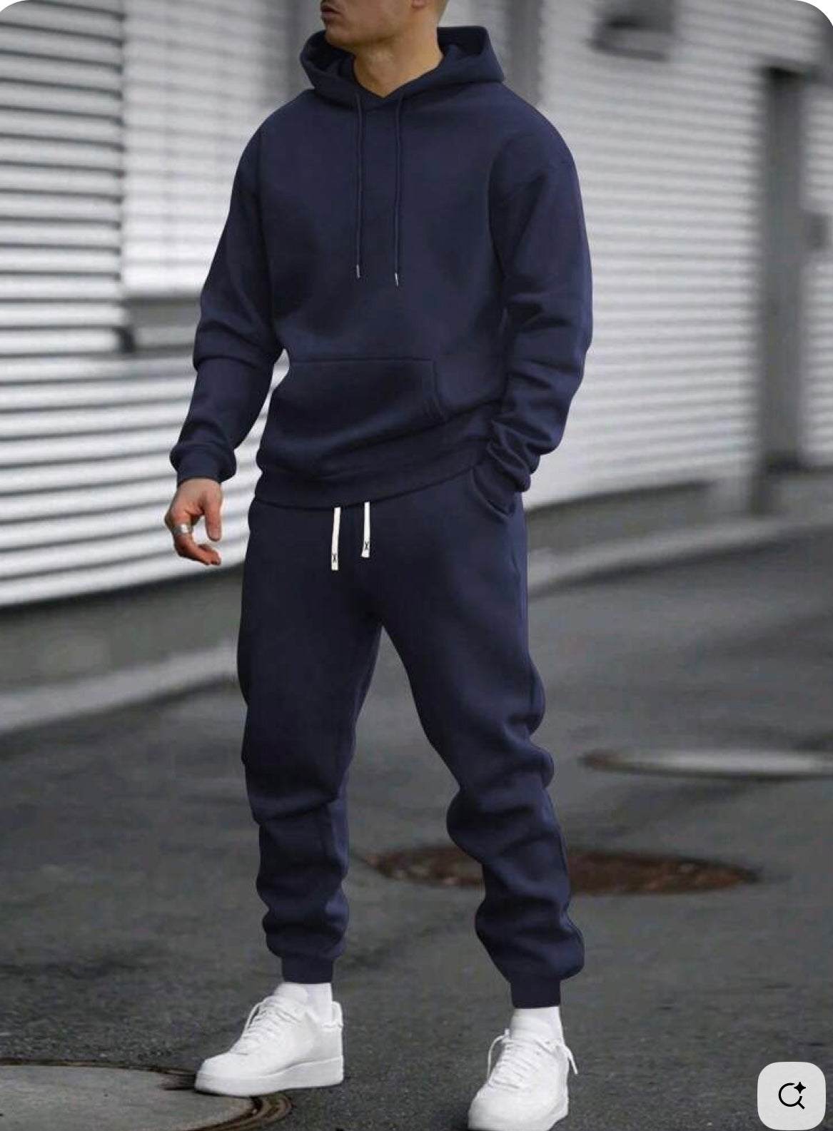 Manfinity Homme men's navy letter printed hoodie and drawstring waist sweatpants two-piece set with white sneakers