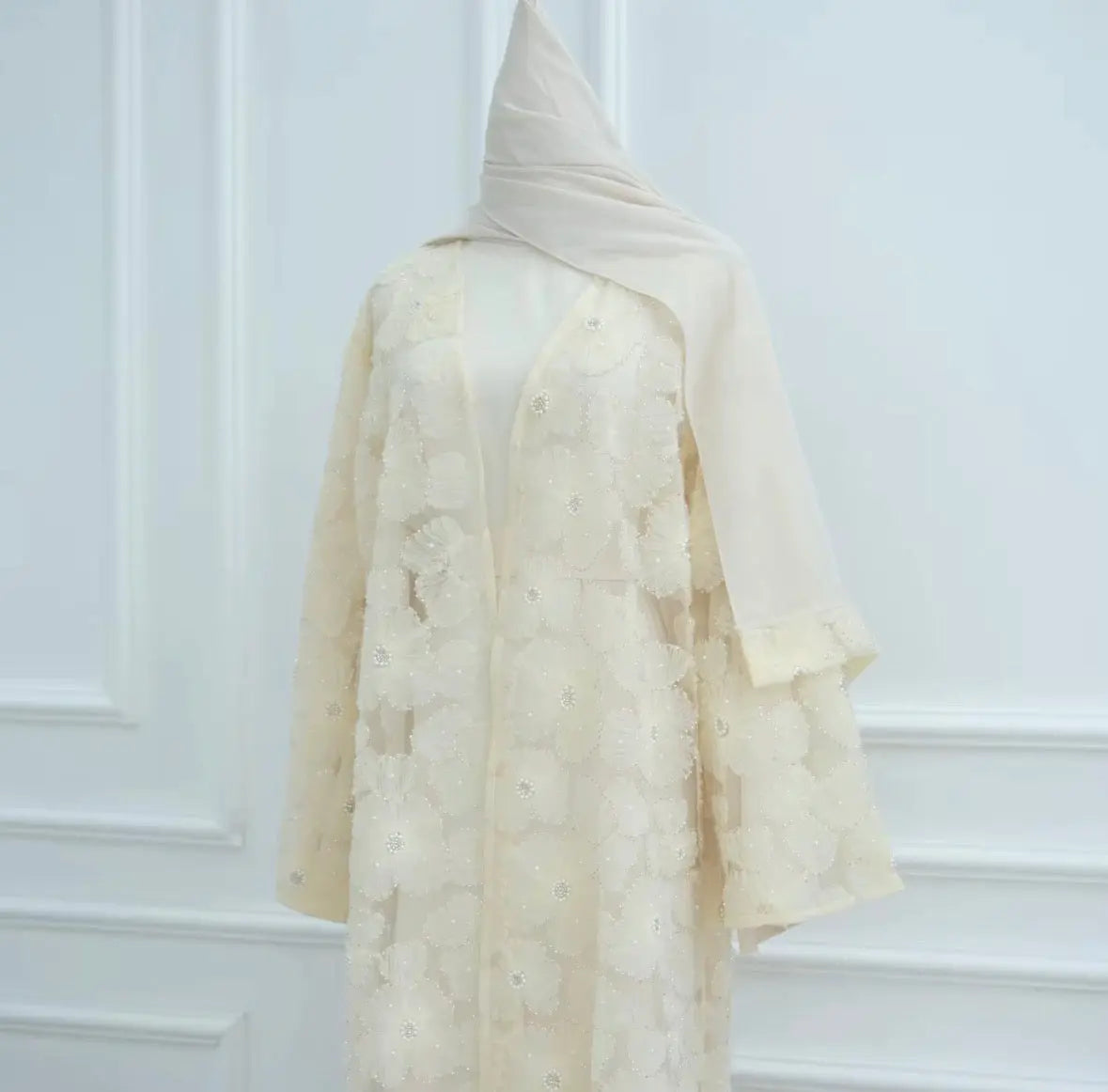 Nouvelle abaya de luxe faite à la main de Dubaï, cardigan en dentelle texturée orné de perles florales pour femmes musulmanes, robes modestes assorties d'un hijab. SMSB 66