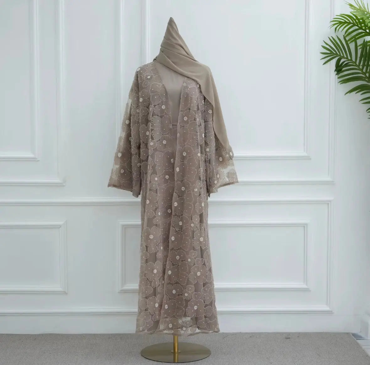 Nouvelle abaya de luxe faite à la main de Dubaï, cardigan en dentelle texturée orné de perles florales pour femmes musulmanes, robes modestes assorties d'un hijab. SMSB 66
