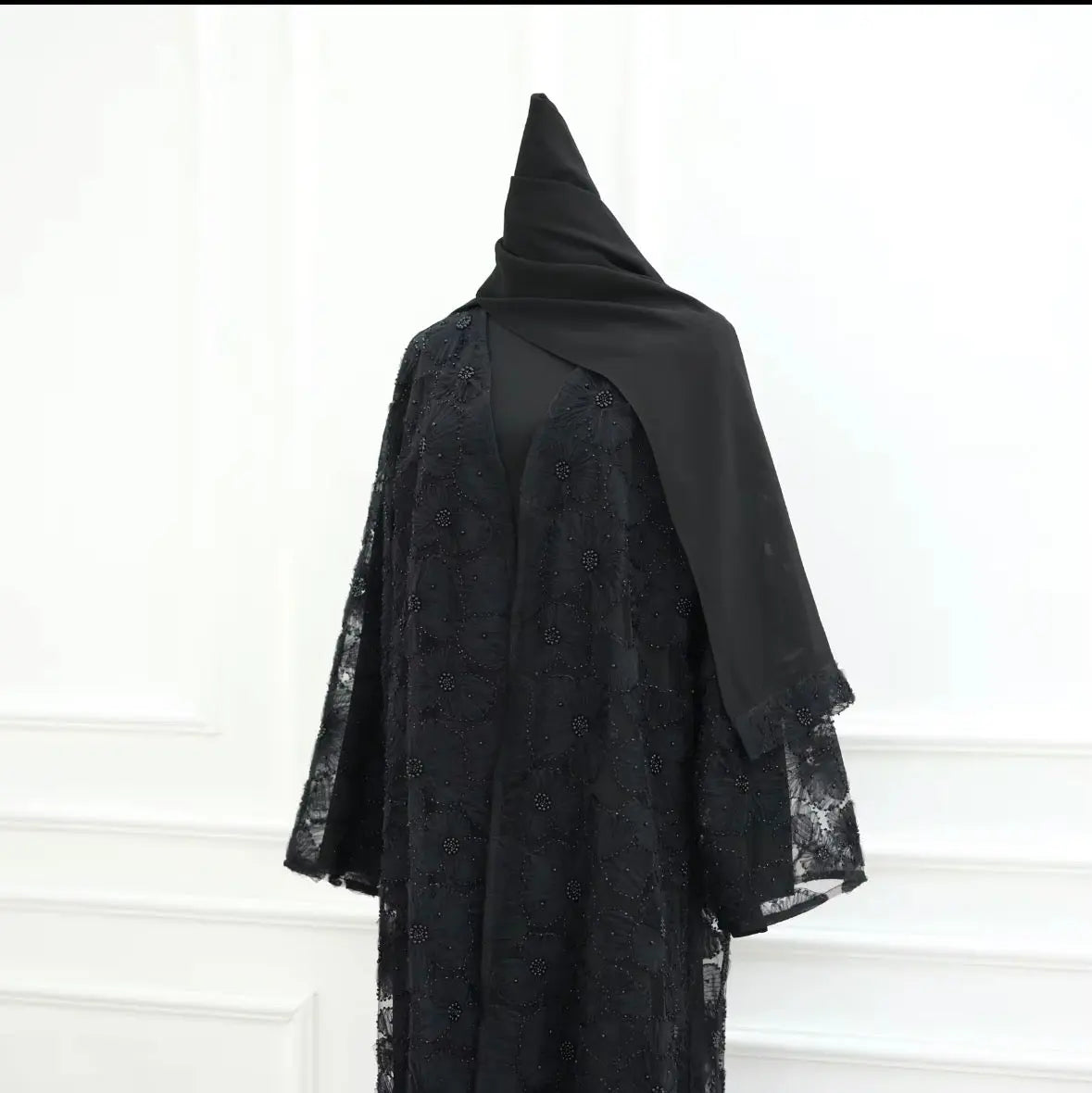 Nouvelle abaya de luxe faite à la main de Dubaï, cardigan en dentelle texturée orné de perles florales pour femmes musulmanes, robes modestes assorties d'un hijab. SMSB 66