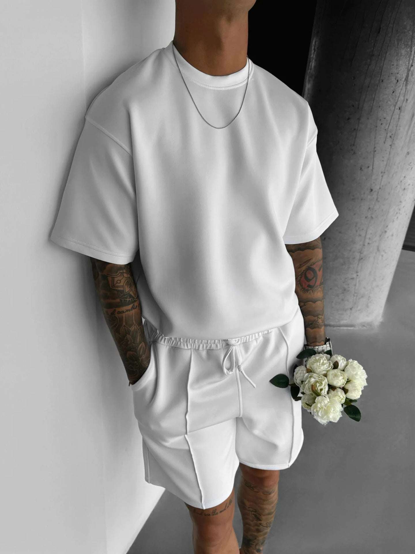 Men's summer short sleeve T-shirt and shorts suit in white polyester fiber for sports and casual wear