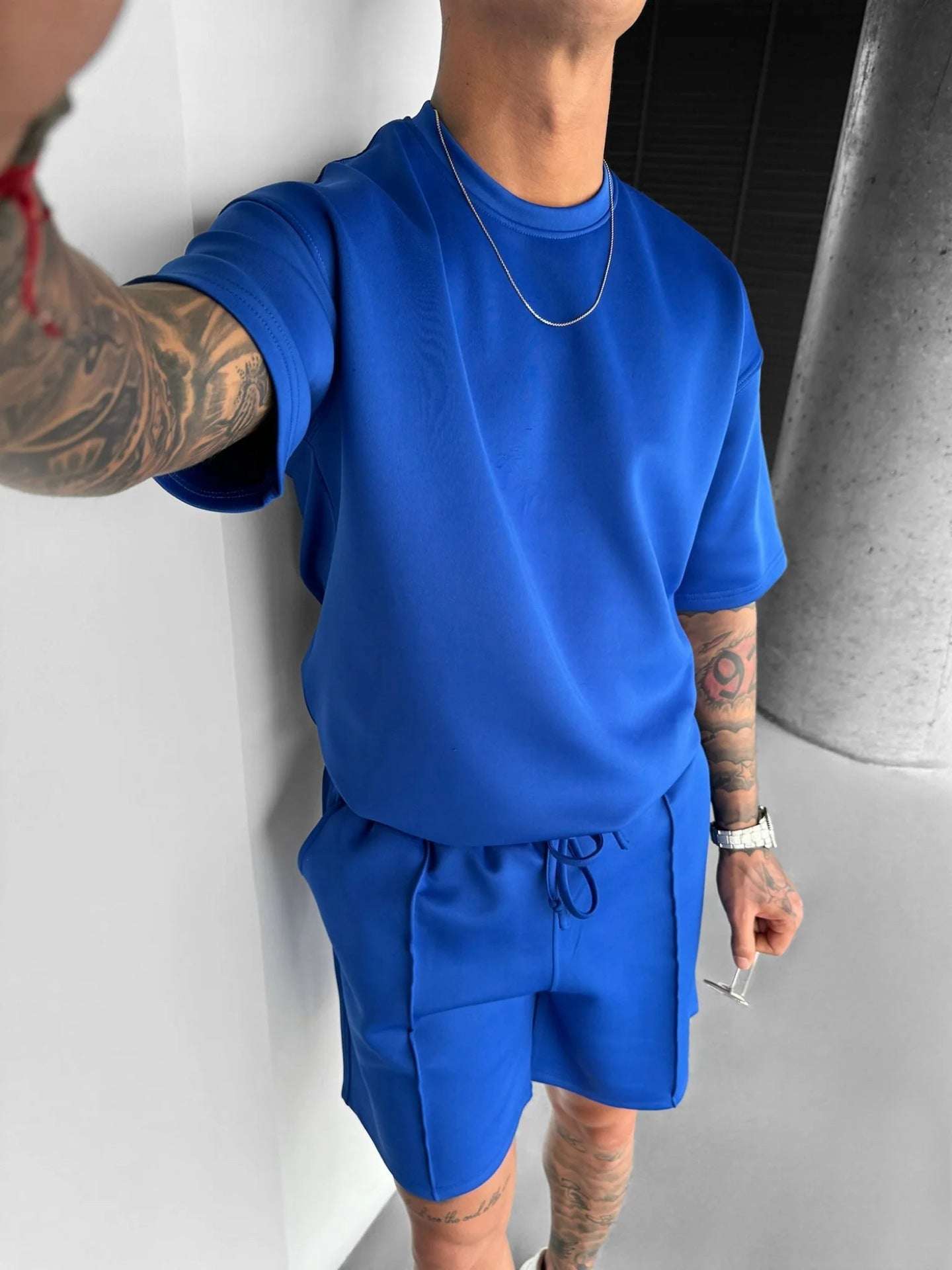 Summer men's short sleeve sports shirt and shorts set in royal blue polyester fiber