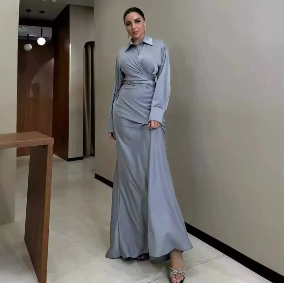 Vêtements musulmans mode nouvelle européenne et américaine femmes couleur unie revers taille minceur longue élégante Abayas robe SMSB 66